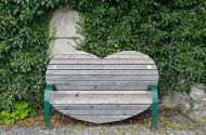 Heart church bench found at a former cemetery around parish church St. Nicholas in Fladnitz an der Teichalm, Styria. Photo: Wikimedia