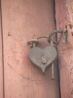 Love Locks - a symbol of love a commitment. Photo: Wikimedia